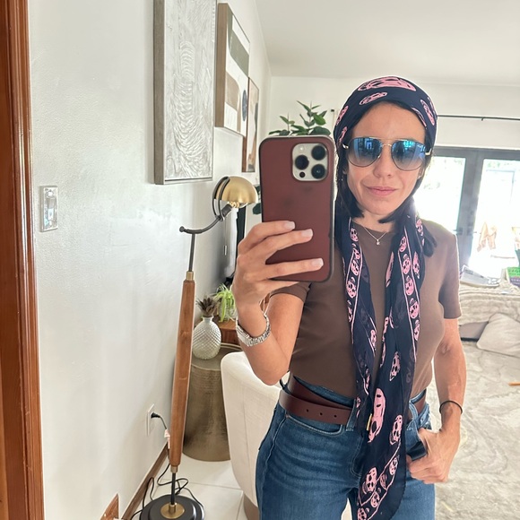 Alexander McQueen Skulls Scarf - Picture 9 of 11